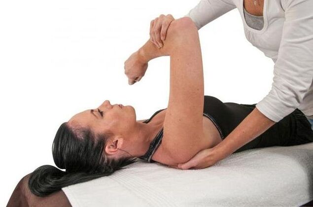 Liječenje artroze ramenog zgloba mora započeti konzultacijom sa stručnjakom. 